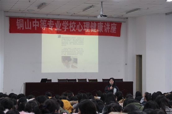 E:父母俱乐部自己照片6.12.18刘慧慧照片讲座新建文件夹IMG_6748.JPG