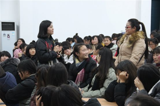 E:父母俱乐部自己照片6.12.18刘慧慧照片讲座新建文件夹IMG_6742.JPG