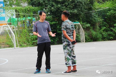 说明: https://mmbiz.qpic.cn/mmbiz_png/QsAtBZK3tiaibElbXzIDvXh5QickL7ibUaFDqxicRWZBWTa3EoVyicIdRJMnFlnj6I4MBKmickT6H6pQZBmuRJ5hNU79A/640?wx_fmt=png