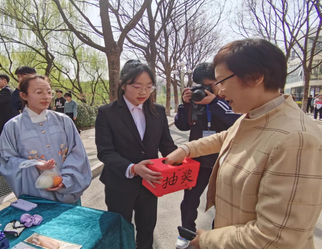 C:\Users\Administrator\Desktop\38妇女节公众号\微信图片_20230308211227.jpg